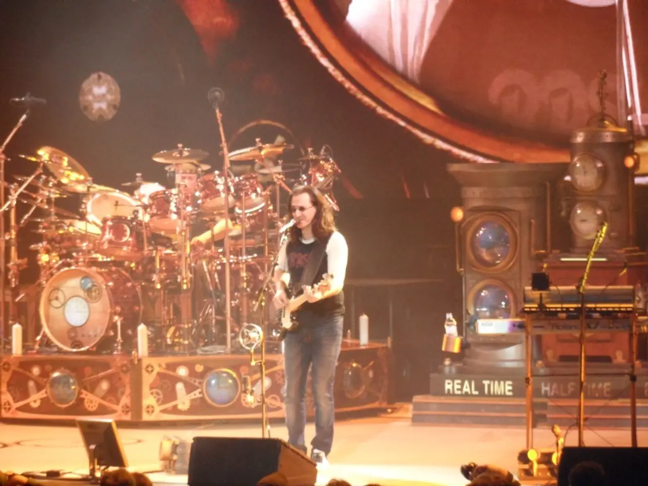 Experience a live performance by Machinedrum, powered by VOLTA and our educational institution