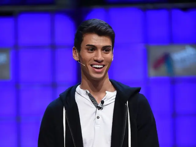 Various avenues for crafting personal identity via dress sense