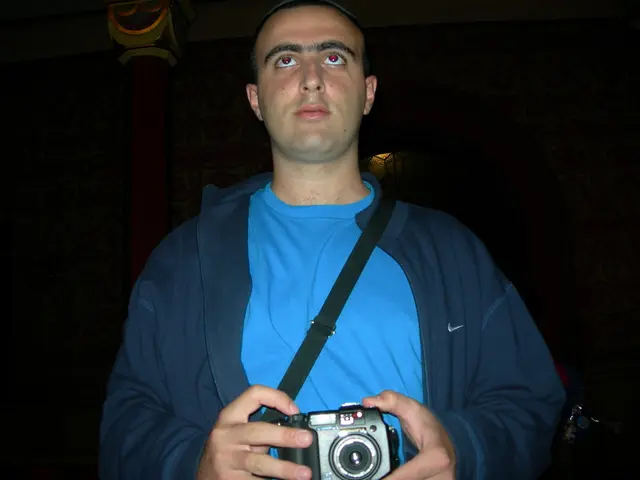 Employees in the banking sector, inclusive of all genders (male, female, and diverse), are sought...