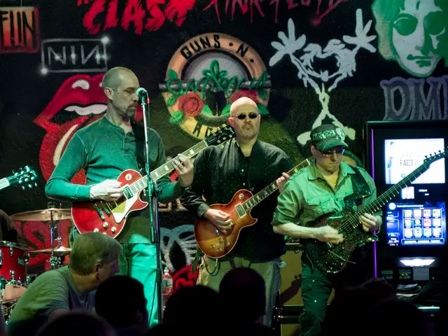 Uncovered Hits: 7 Unexpected Melodies with Embedded Samples!