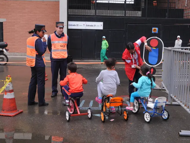 Children captivated by police's bike ride route during holidays