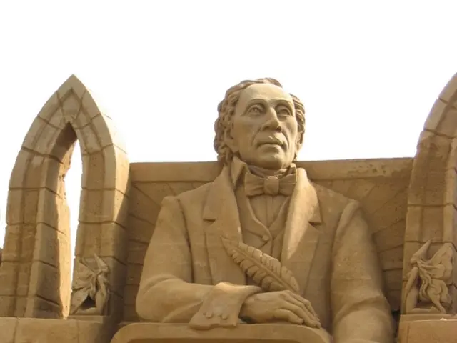 Sculpture adorned with fence motif, unveiled at Goethe-Gymnasium