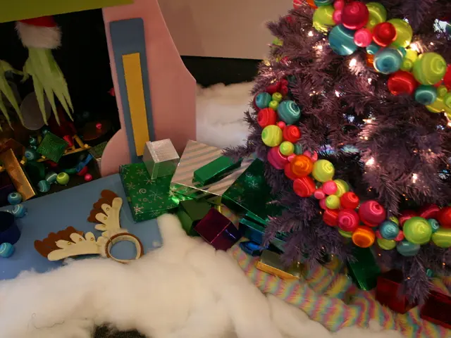 German Elections, Traditional 'Christmas Pickle' Ceremony, and Holiday Closures Examined