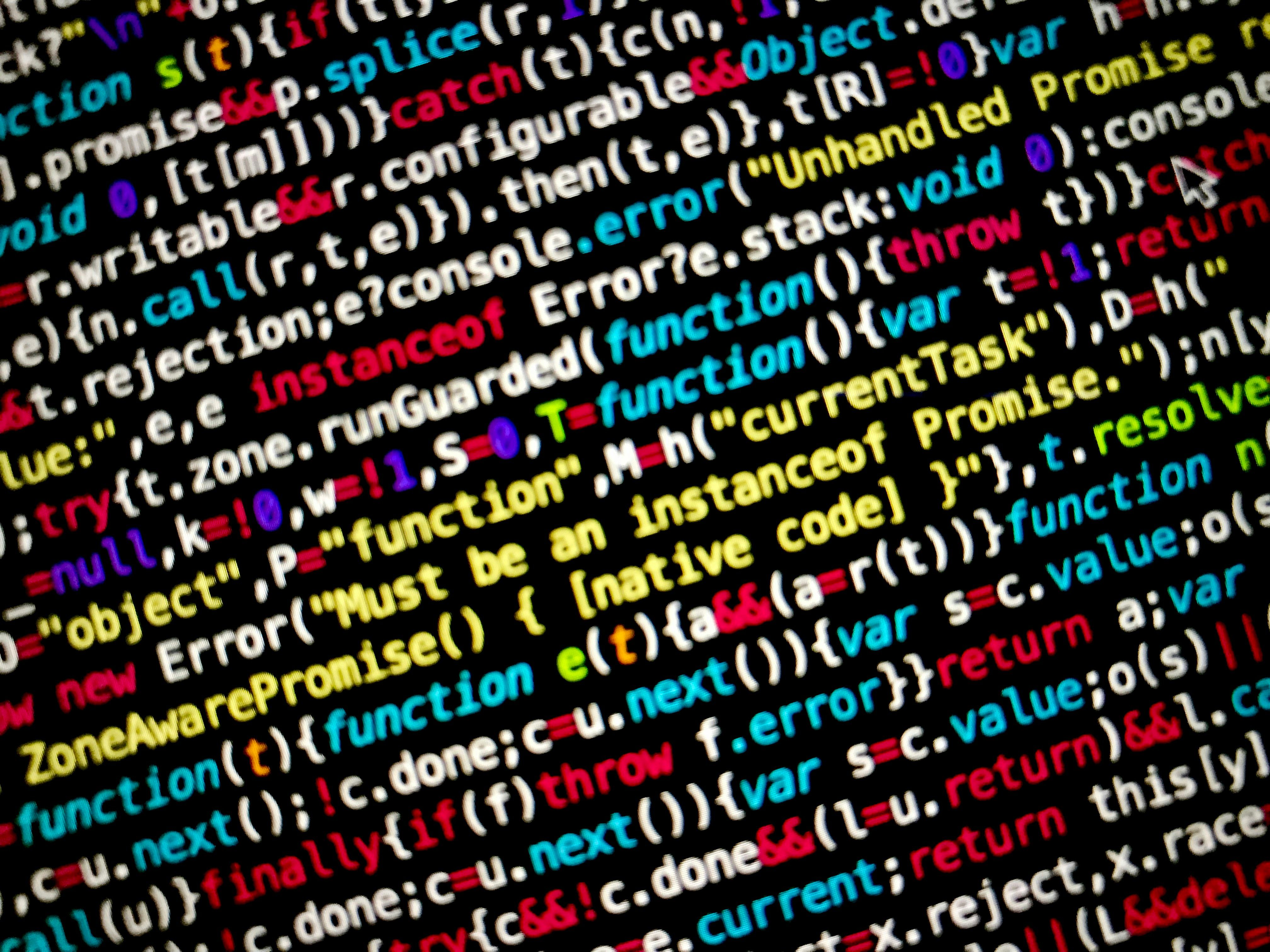 Online survey solicits French opinions on mathematics' influence in personal lives and society for approximately two months.
